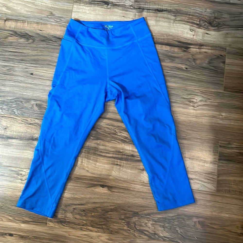 Women’s Tek Gear capri leggings size M